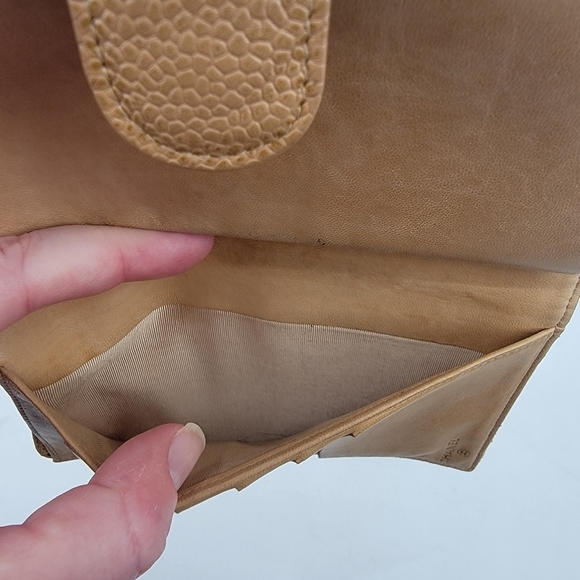 Chanel Vintage Timeless Tan Camel Pebbled Leather Bifold Wallet Karl Lagerfeld - Picture 14 of 16